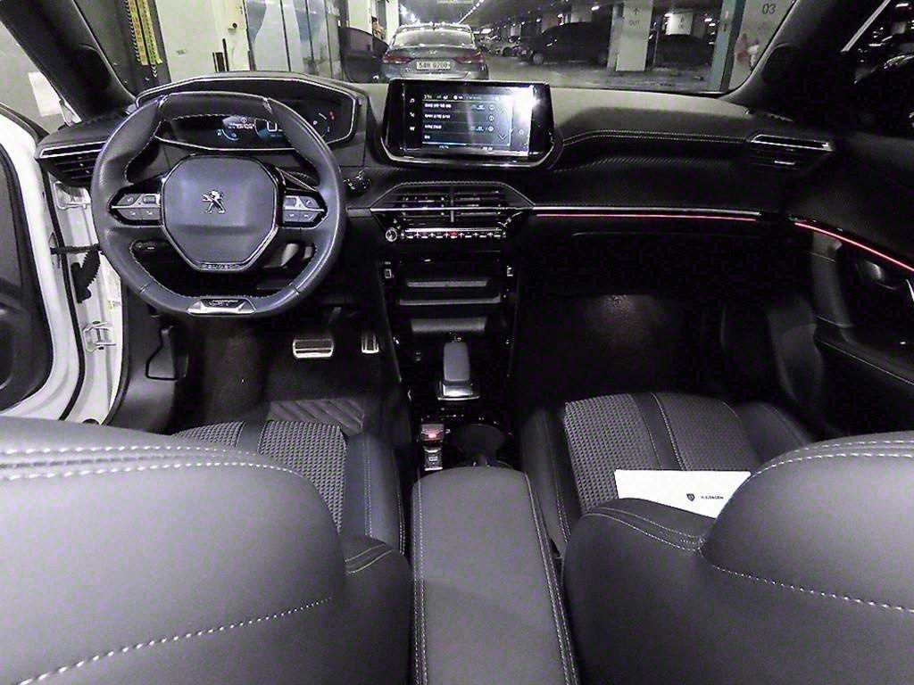 Peugeot 2008 - Vista 10