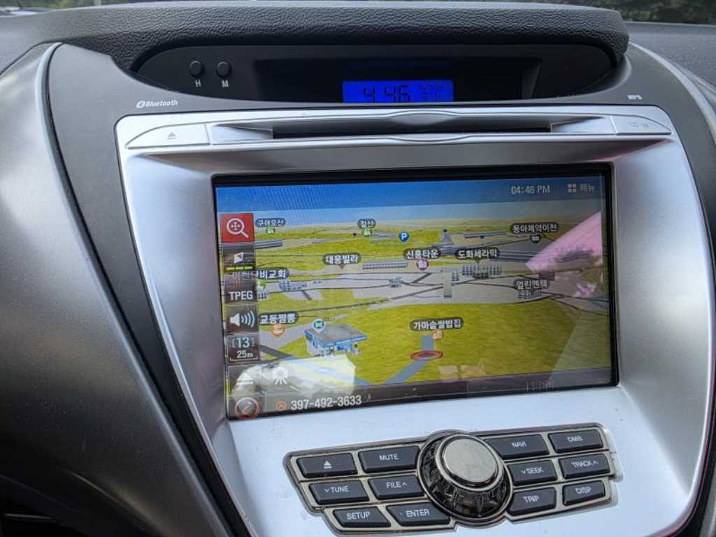 HYUNDAI Avante - Vista 8