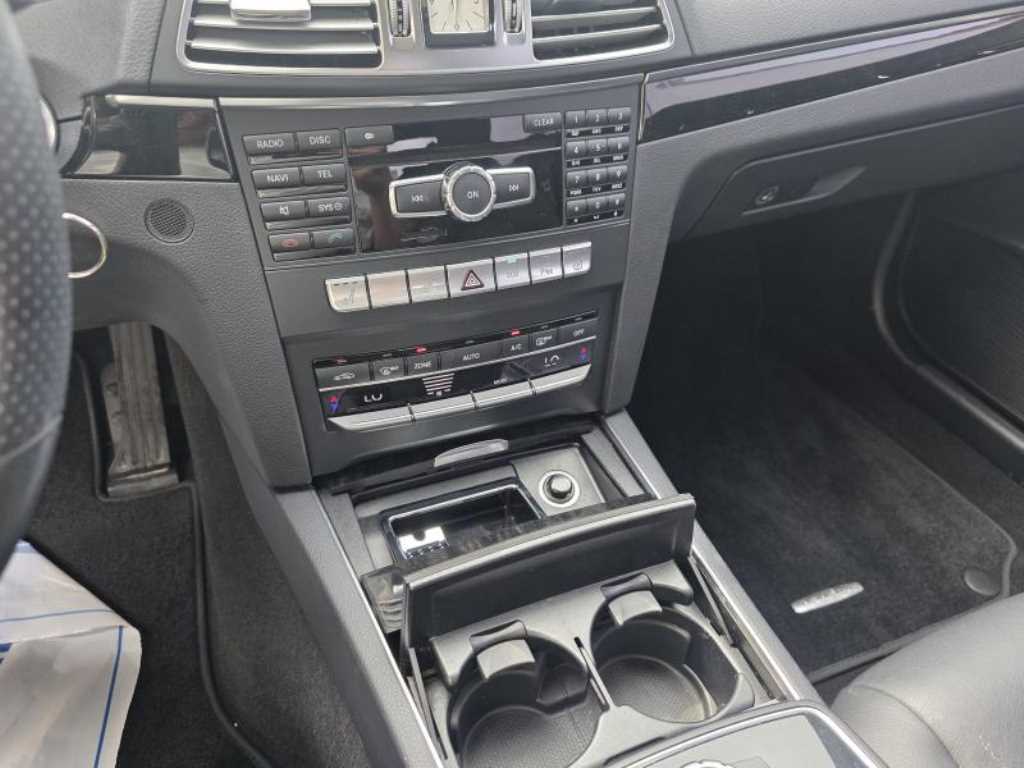 Mercedes Benz E class - Vista 12