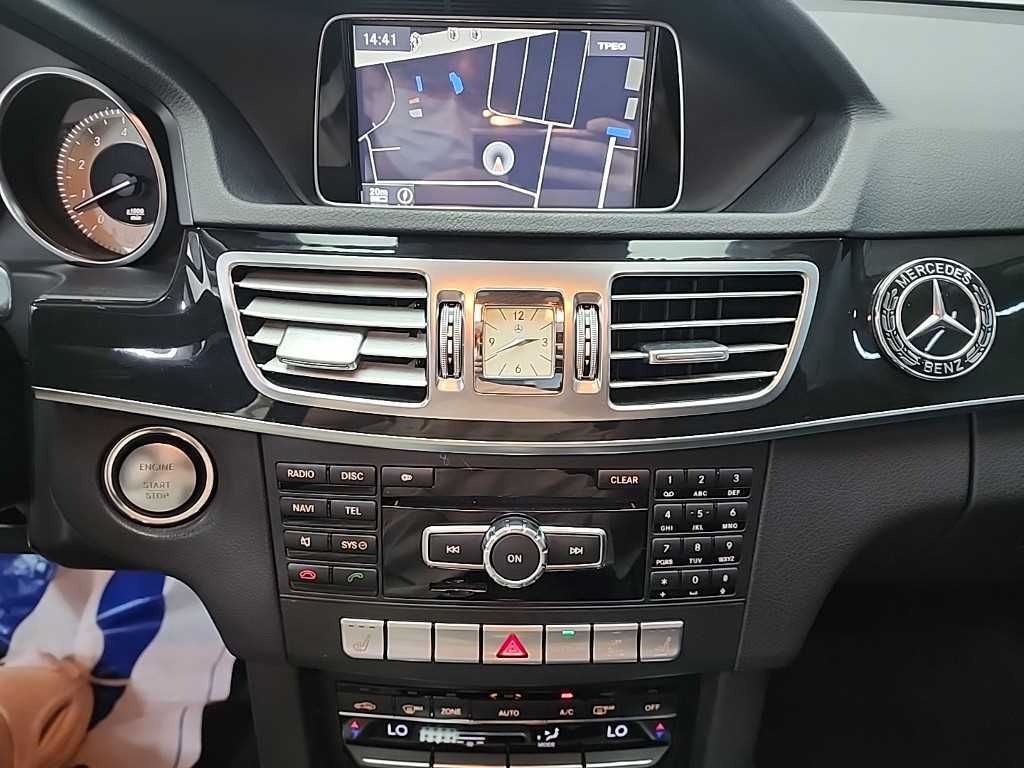 Mercedes Benz E class - Vista 10