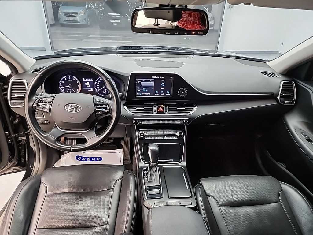 HYUNDAI Grandeur - Vista 7