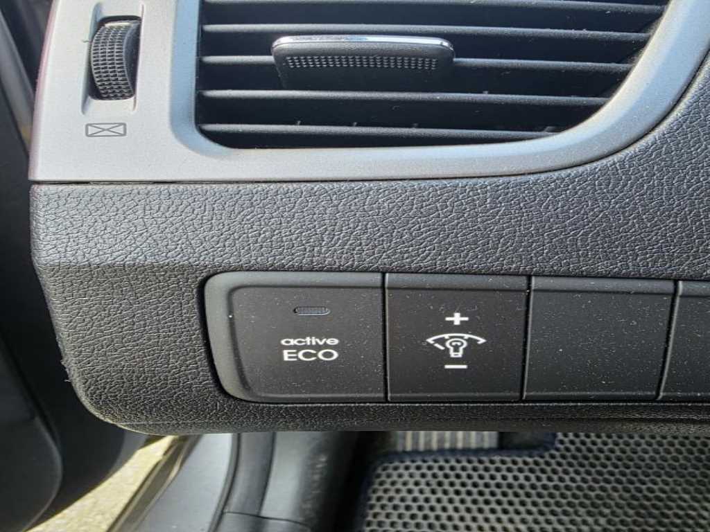 HYUNDAI Avante - Vista 6