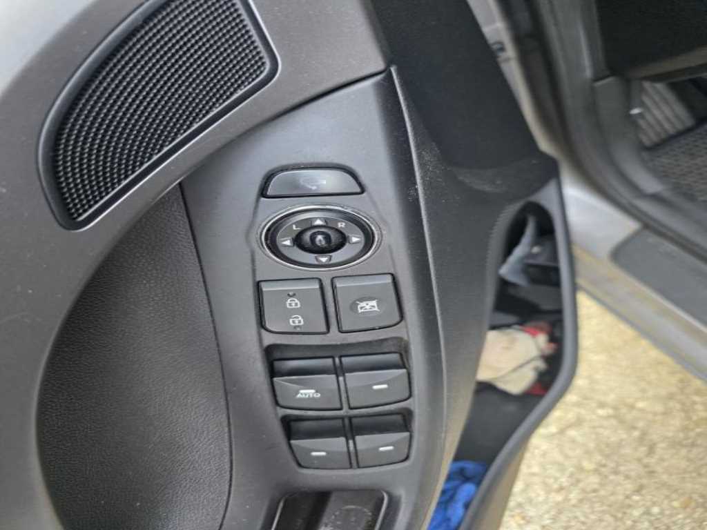 HYUNDAI Avante - Vista 5