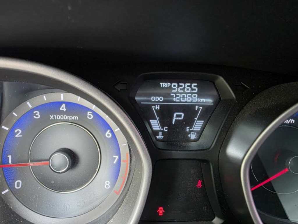 HYUNDAI Avante - Vista 7