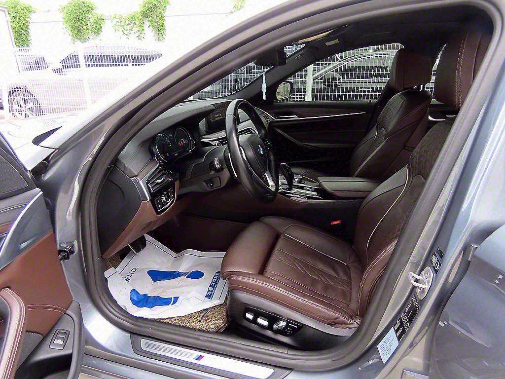 BMW 5 Series - Vista 5
