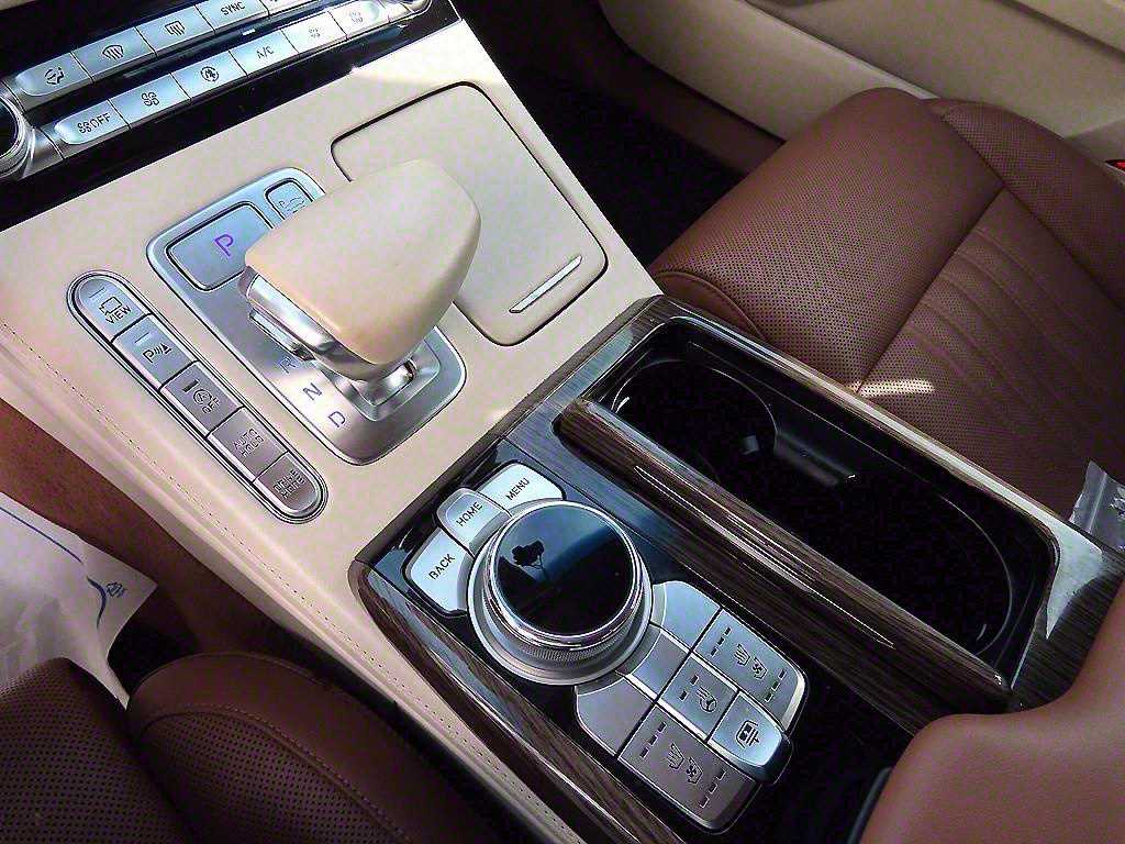 Genesis G90 - Vista 12