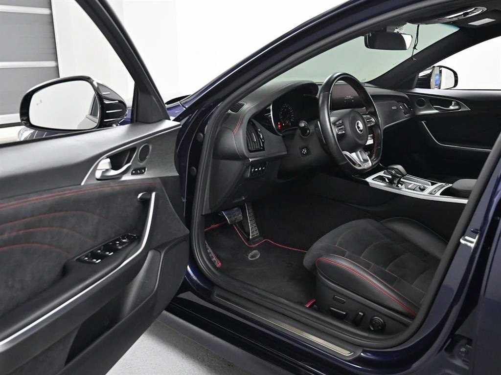 KIA Stinger - Vista 11