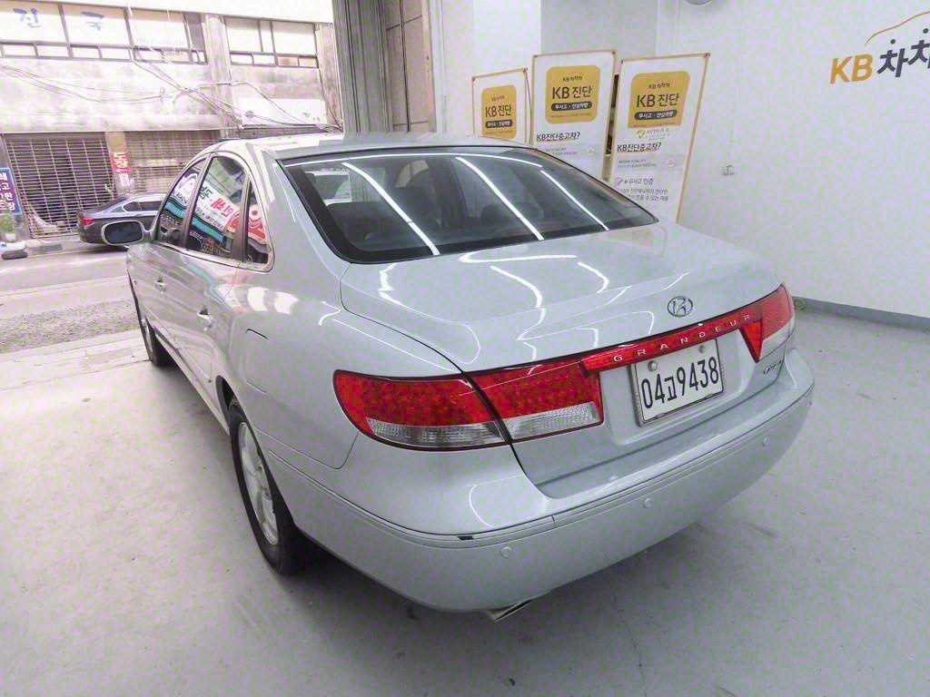 HYUNDAI Grandeur - Vista 4
