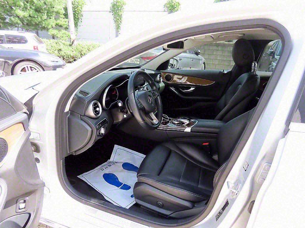 Mercedes Benz C Class - Vista 5