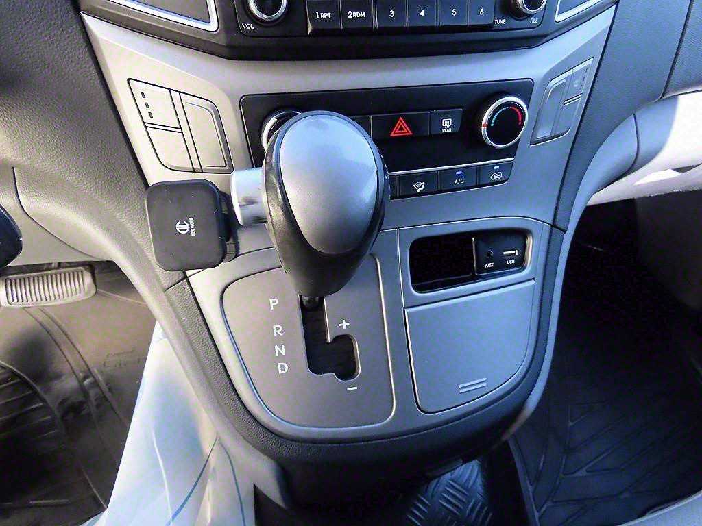 HYUNDAI Starex - Vista 10