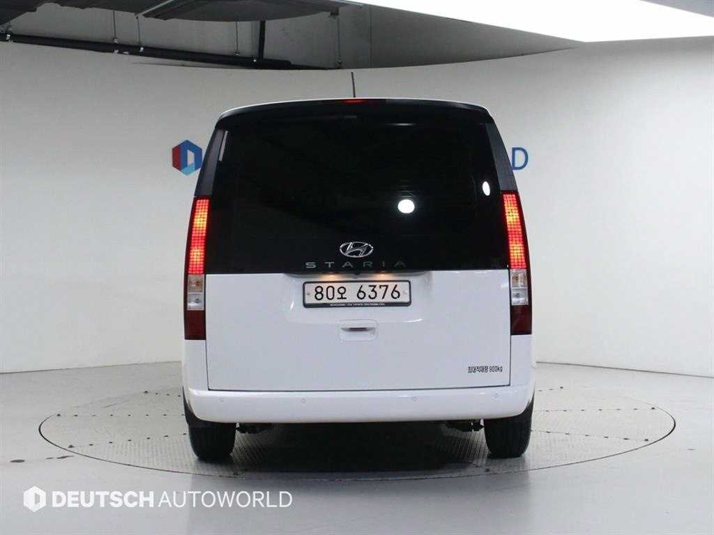 HYUNDAI Staria - Vista 4