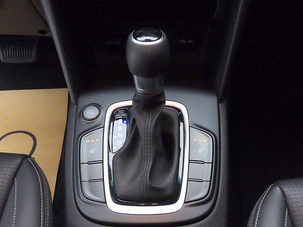 HYUNDAI Kona - Vista 10