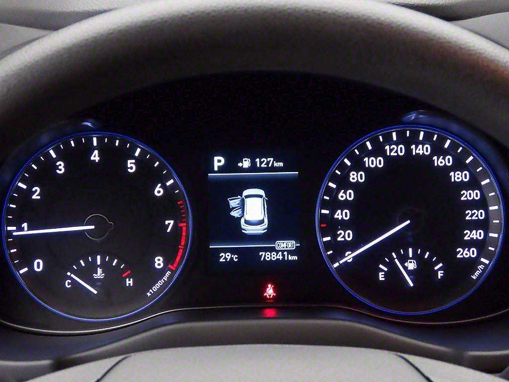 HYUNDAI Kona - Vista 6