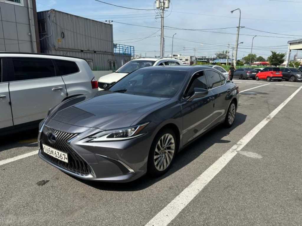 Lexus ES