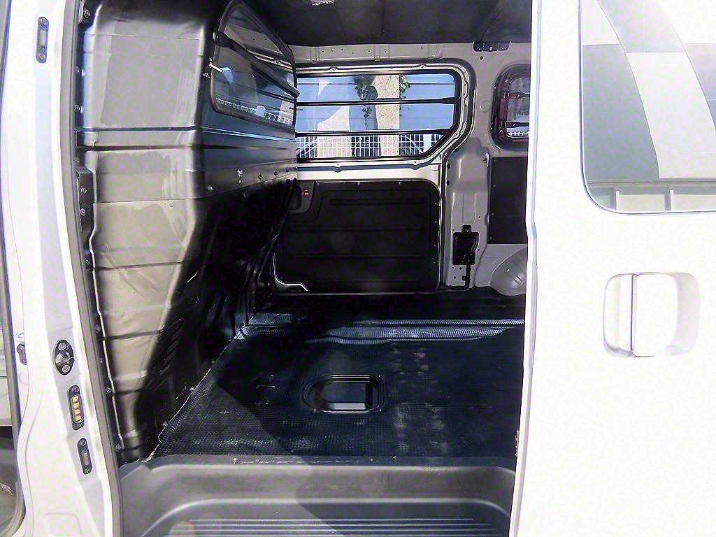 HYUNDAI Starex - Vista 6