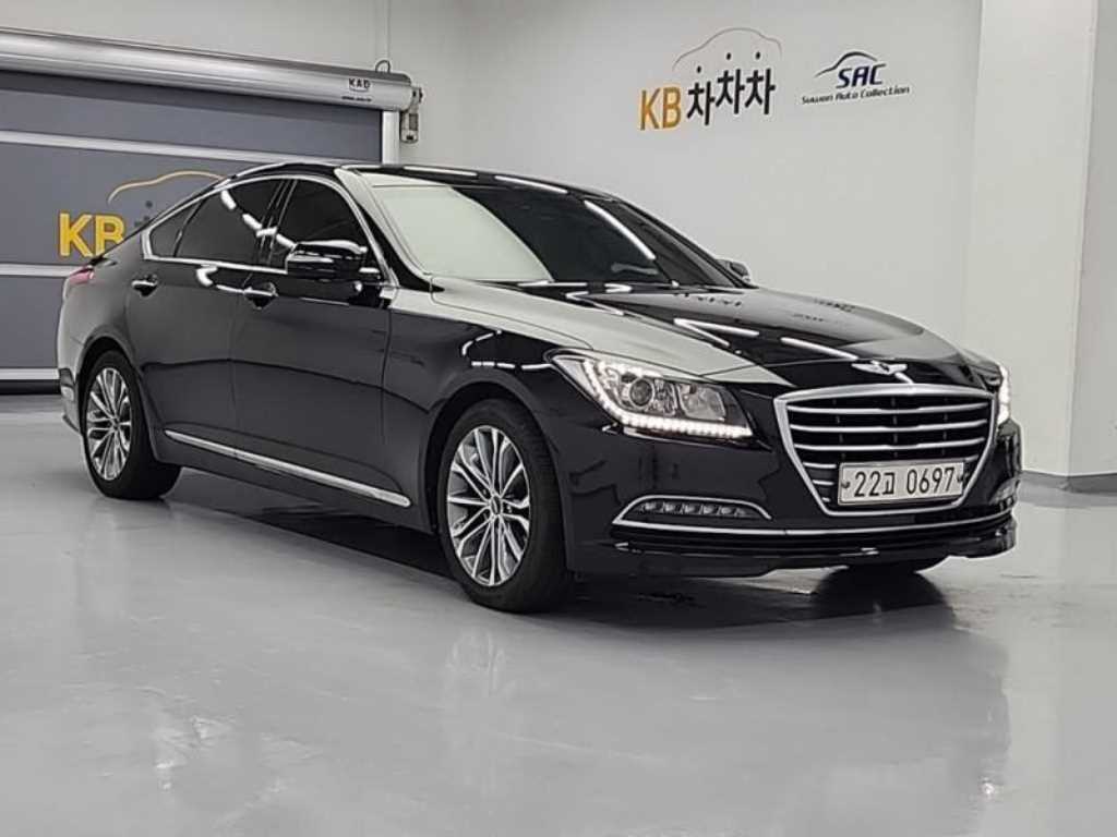 HYUNDAI Genesis - Vista 4