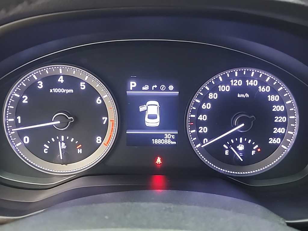 HYUNDAI Grandeur - Vista 6