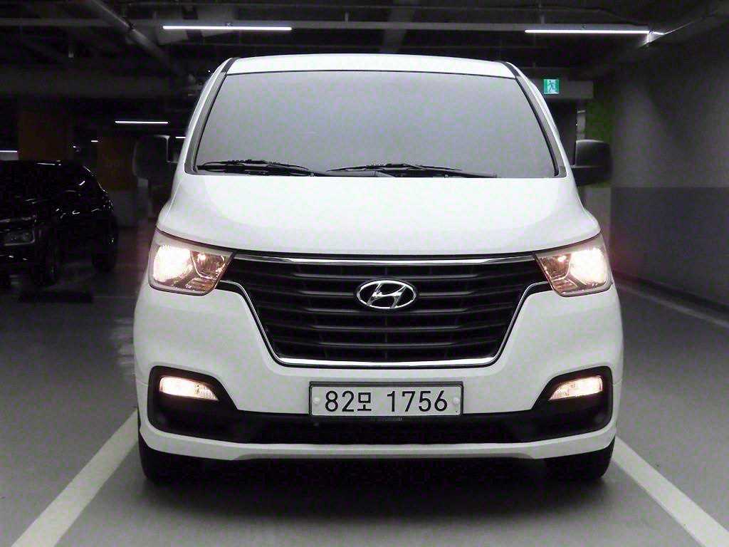 HYUNDAI Starex - Vista 2