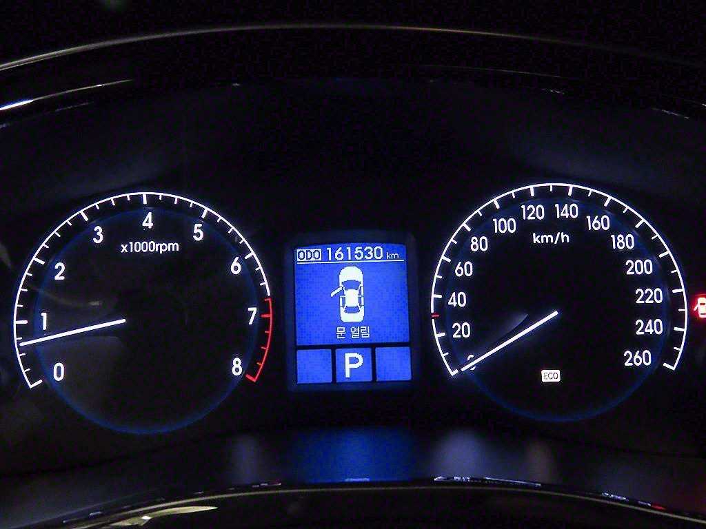 HYUNDAI Genesis - Vista 9