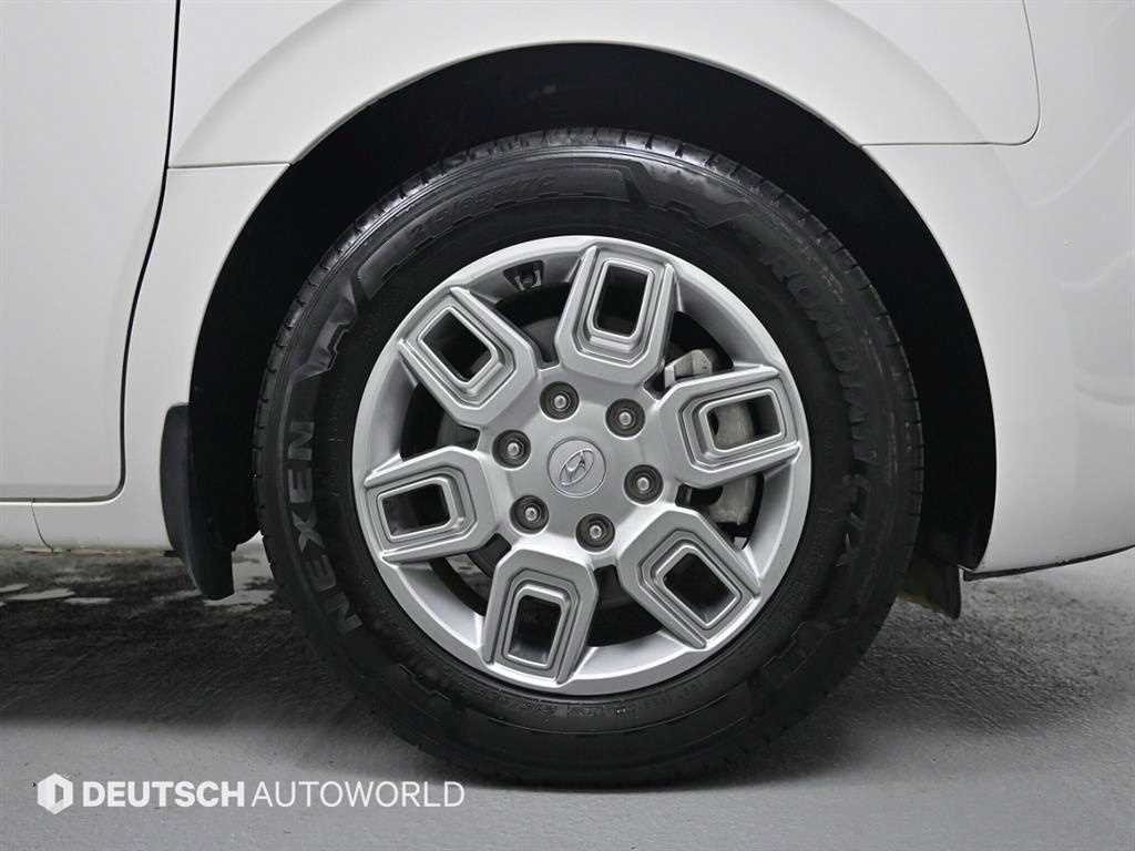 HYUNDAI Staria - Vista 5