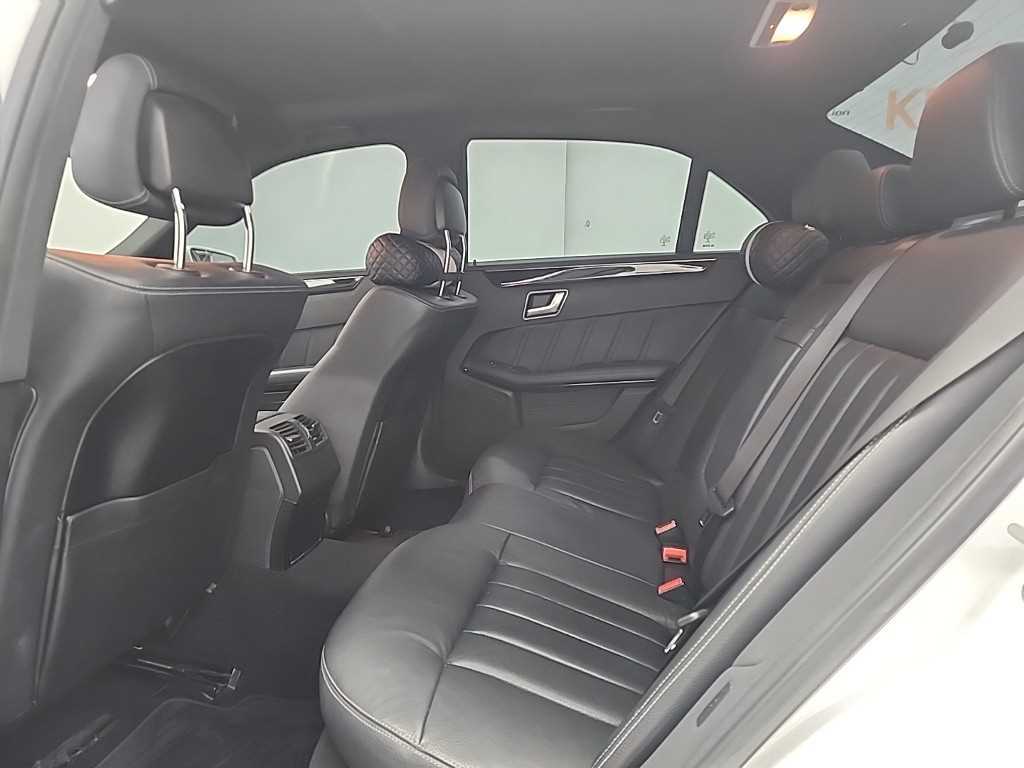 Mercedes Benz E class - Vista 12