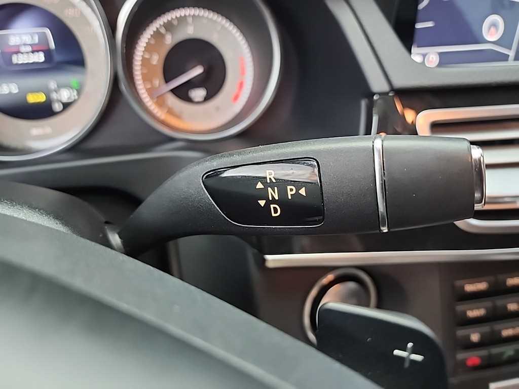 Mercedes Benz E class - Vista 8