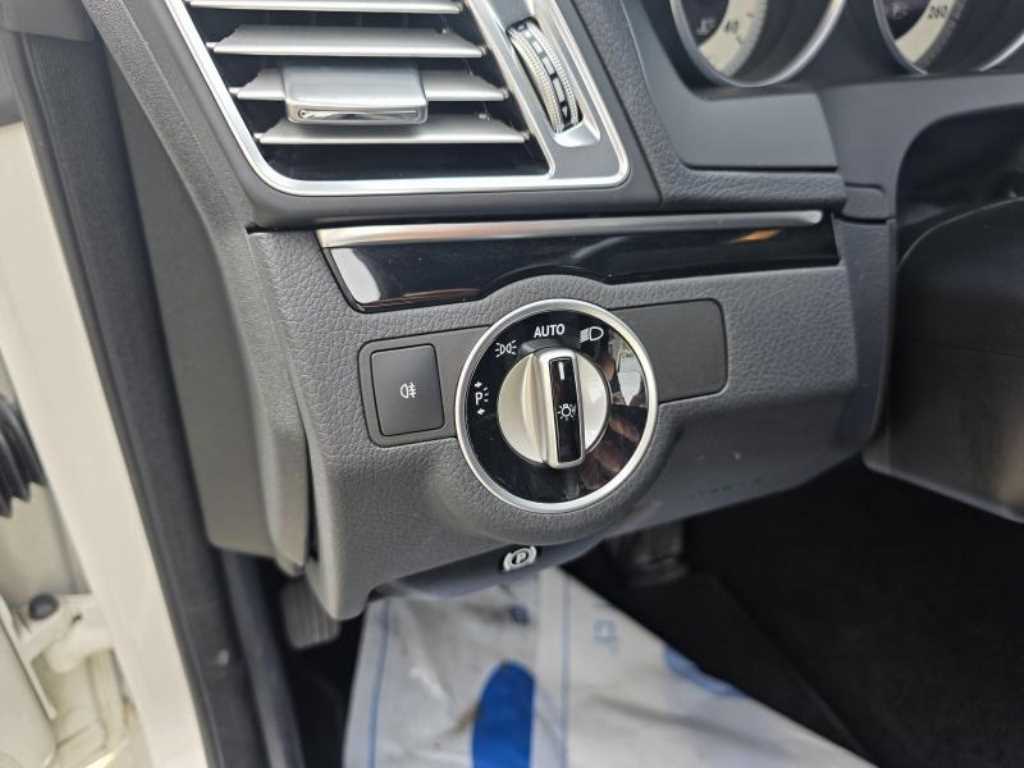 Mercedes Benz E class - Vista 8