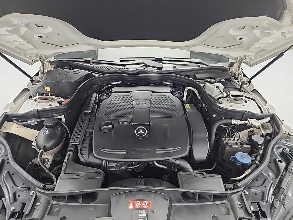 Mercedes Benz E class - Vista 5