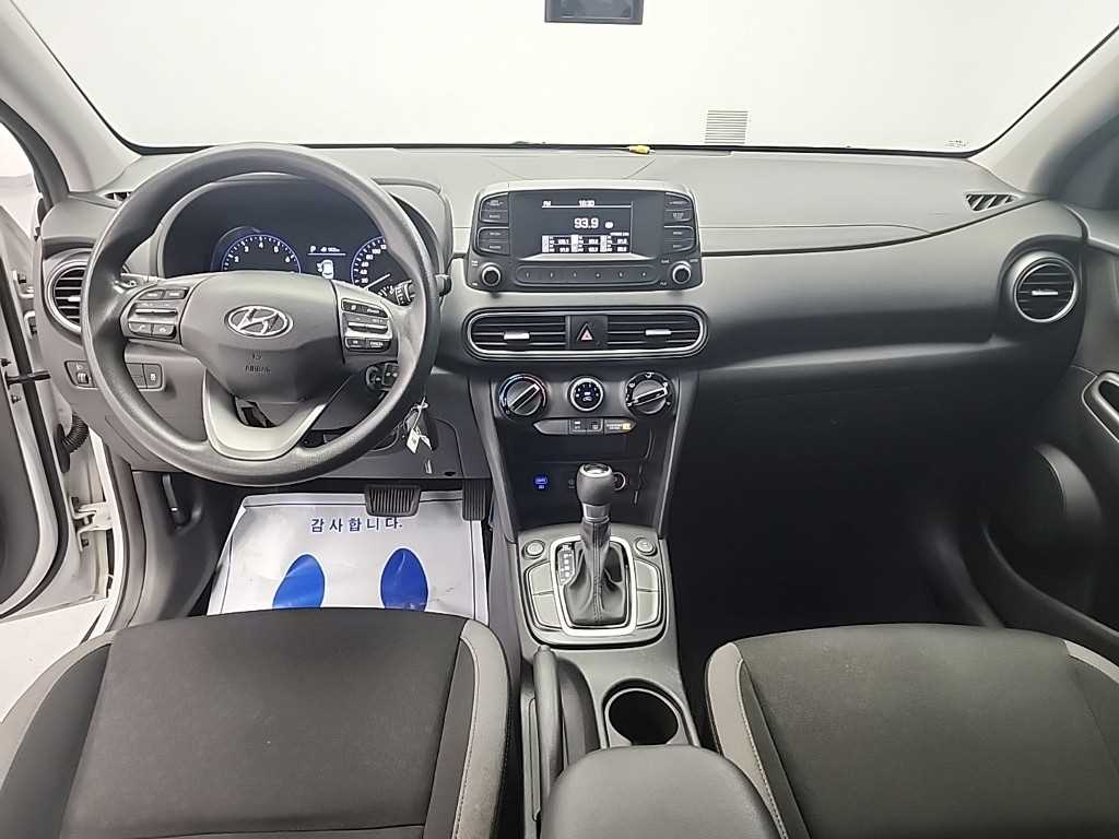 HYUNDAI Kona - Vista 7