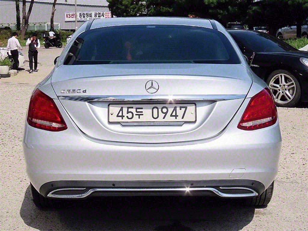 Mercedes Benz C Class - Vista 4