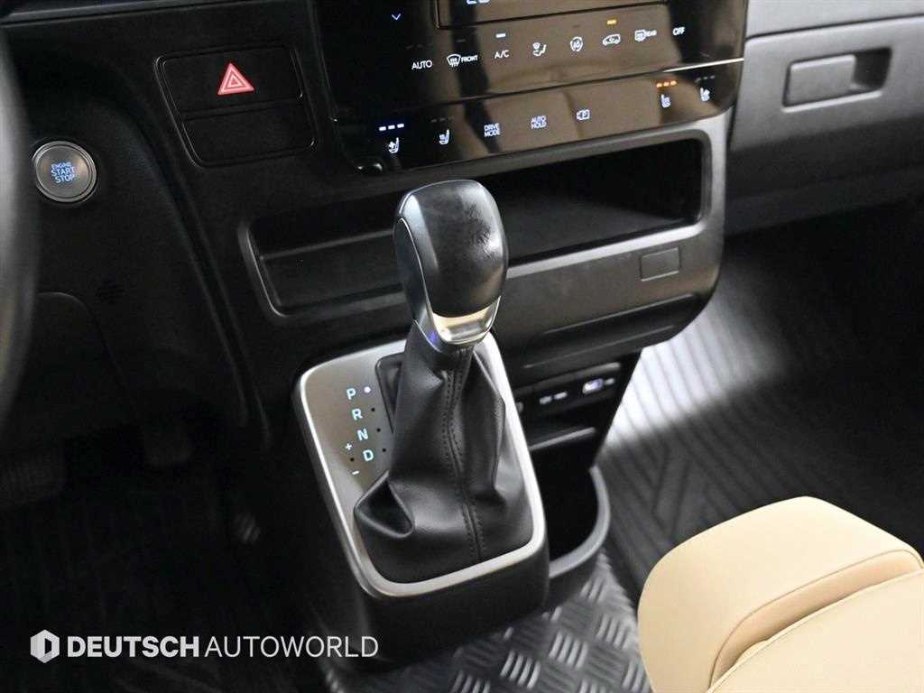 HYUNDAI Staria - Vista 9