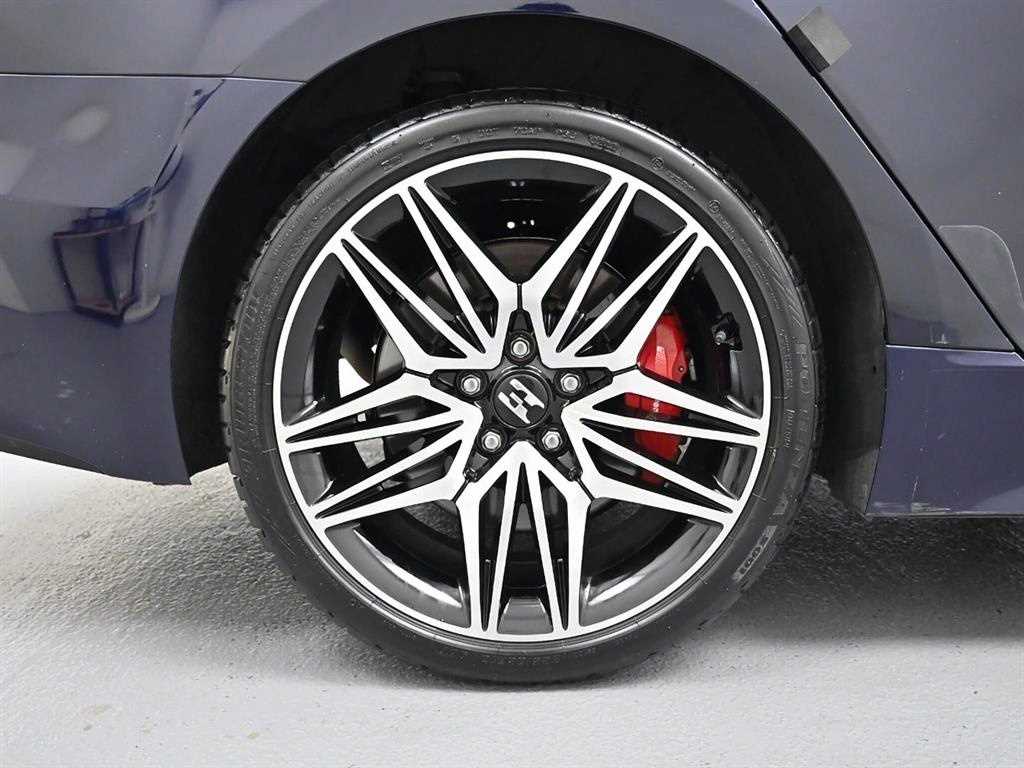 KIA Stinger - Vista 5