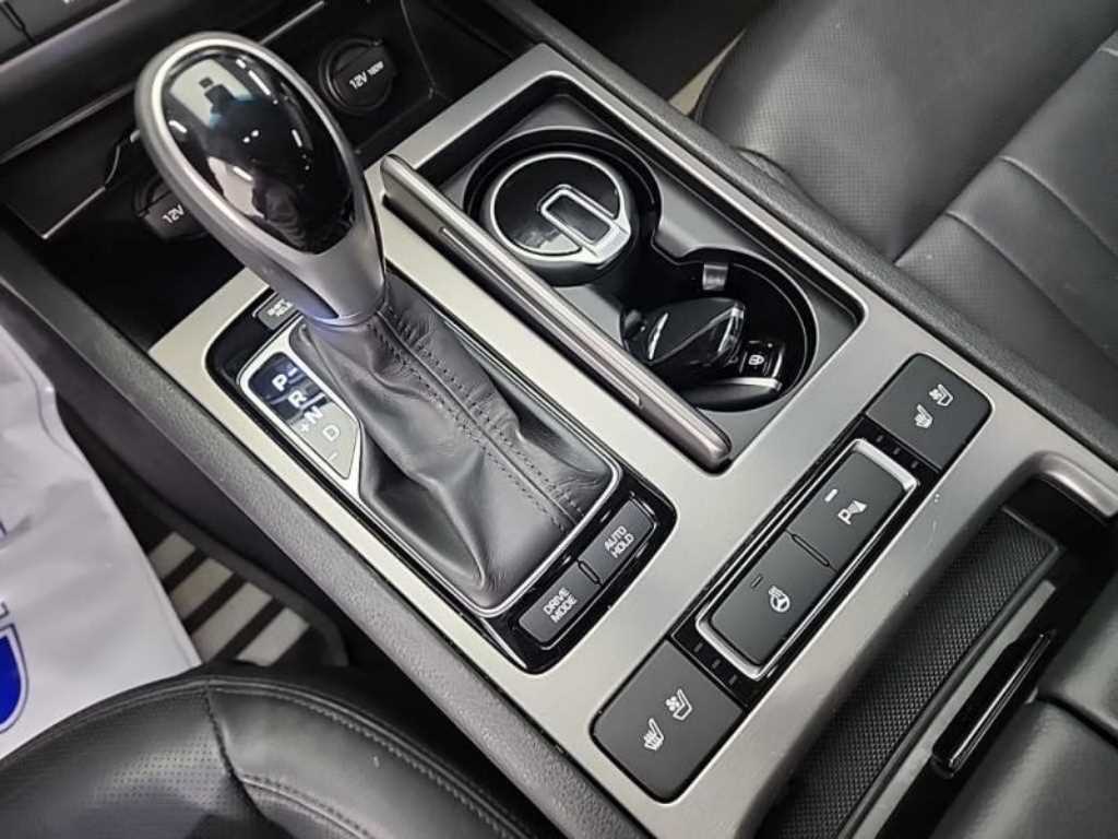 HYUNDAI Genesis - Vista 8