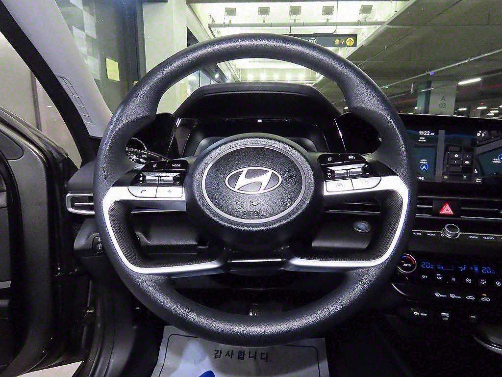 HYUNDAI Avante - Vista 8