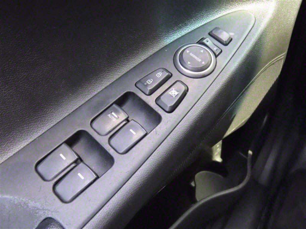 HYUNDAI Sonata - Vista 12