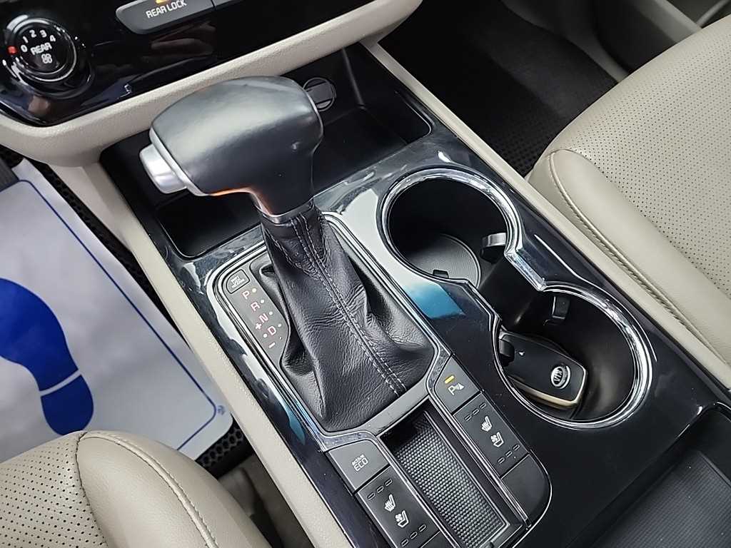 KIA Carnival - Vista 8