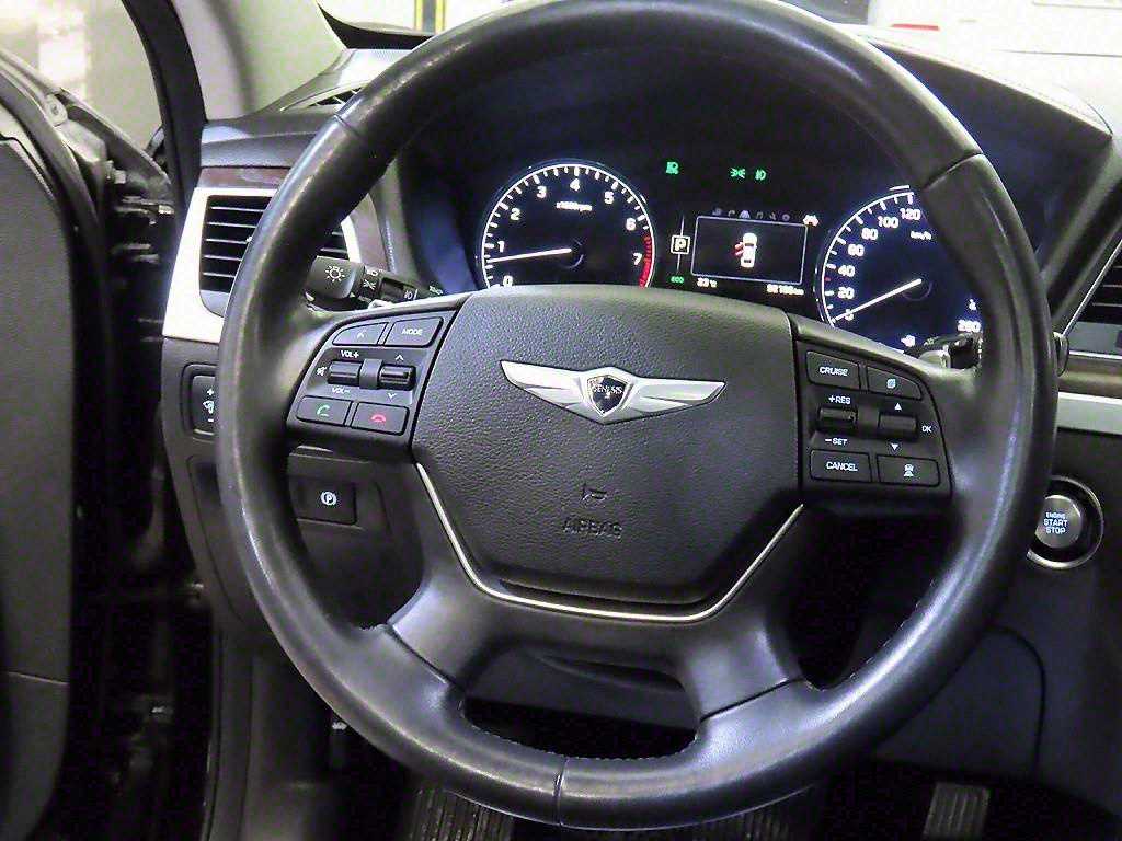 HYUNDAI Genesis - Vista 8