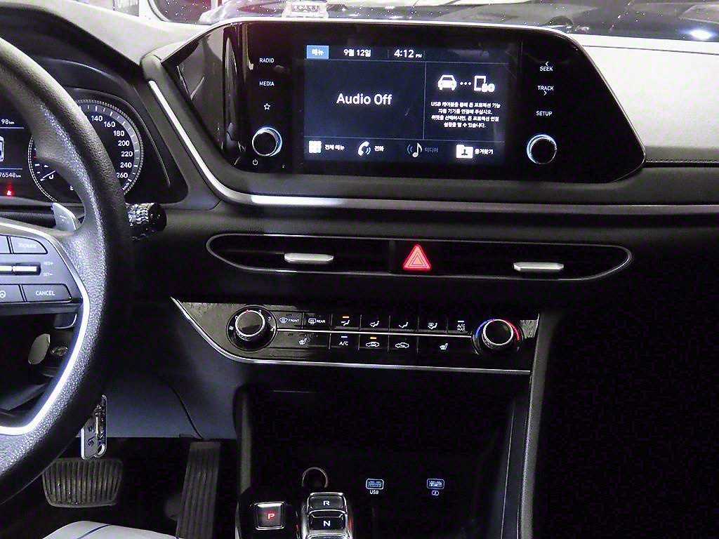 HYUNDAI Sonata - Vista 11