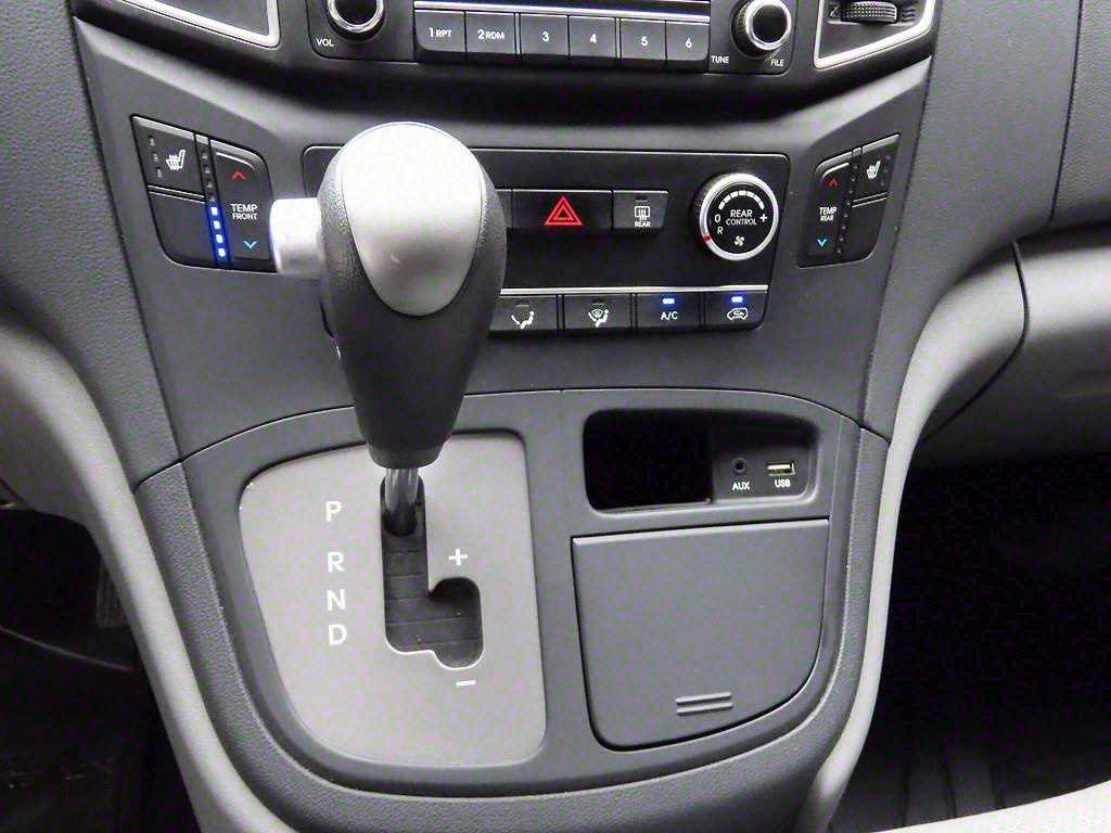 HYUNDAI Starex - Vista 11