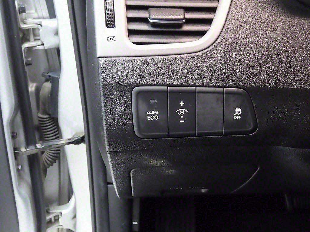 HYUNDAI Avante - Vista 12