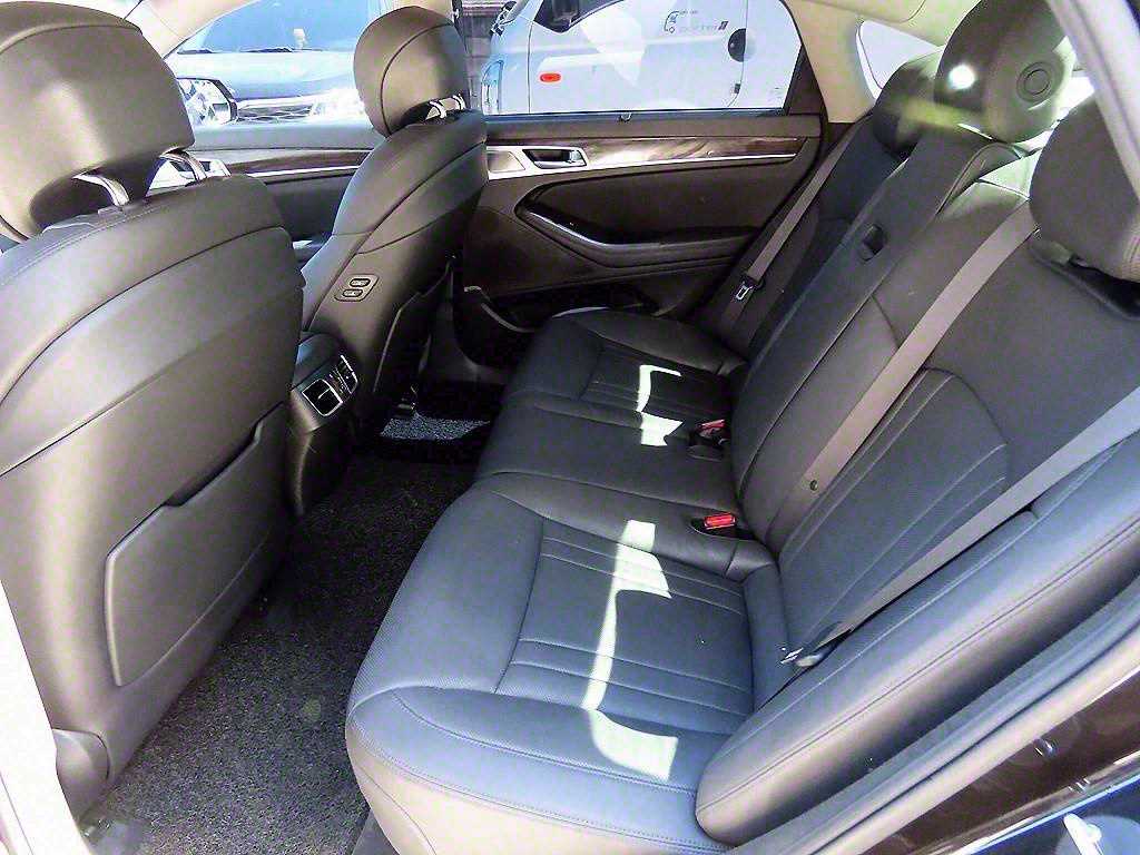 Genesis G80 - Vista 6