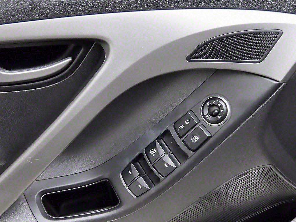 HYUNDAI Avante - Vista 11