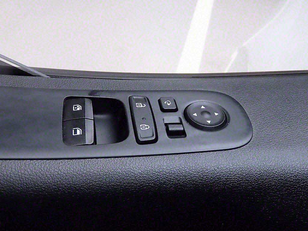 HYUNDAI Staria - Vista 12