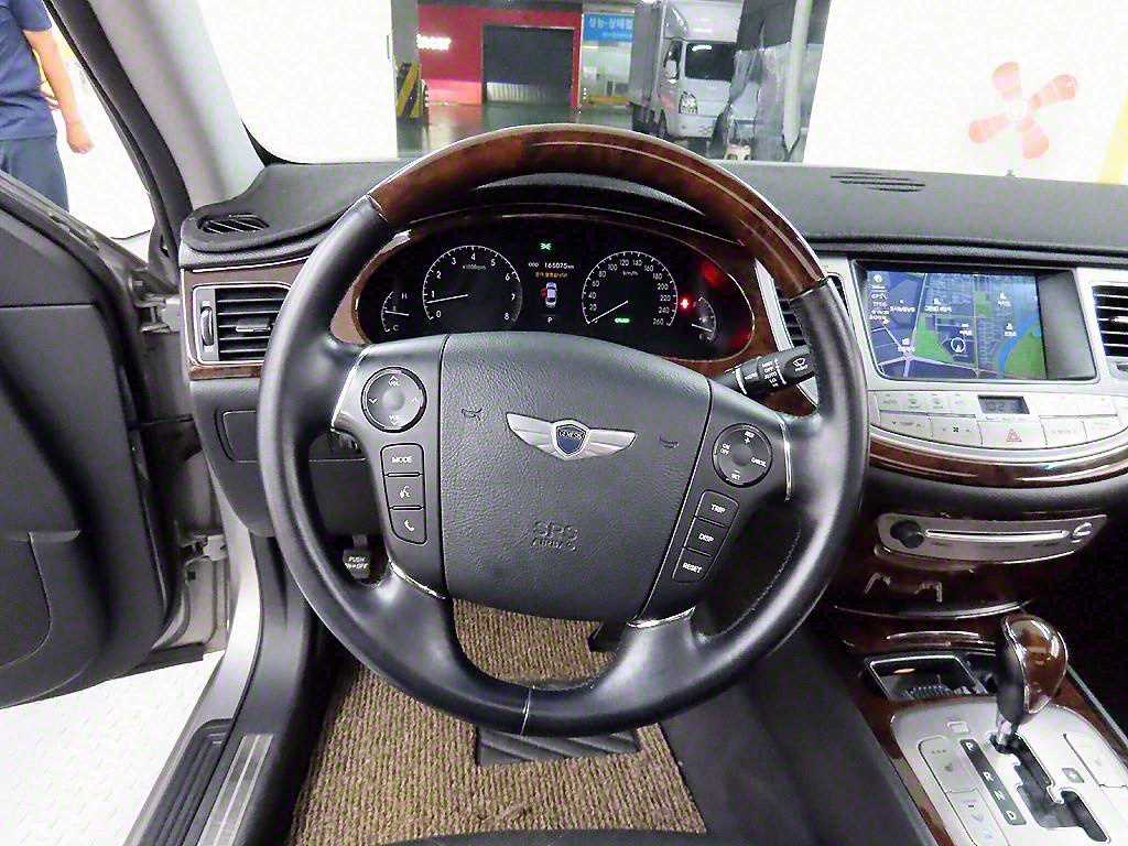 HYUNDAI Genesis - Vista 9