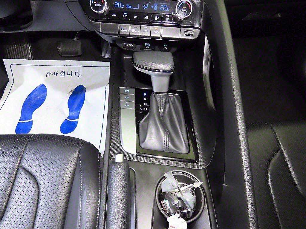 HYUNDAI Avante - Vista 12