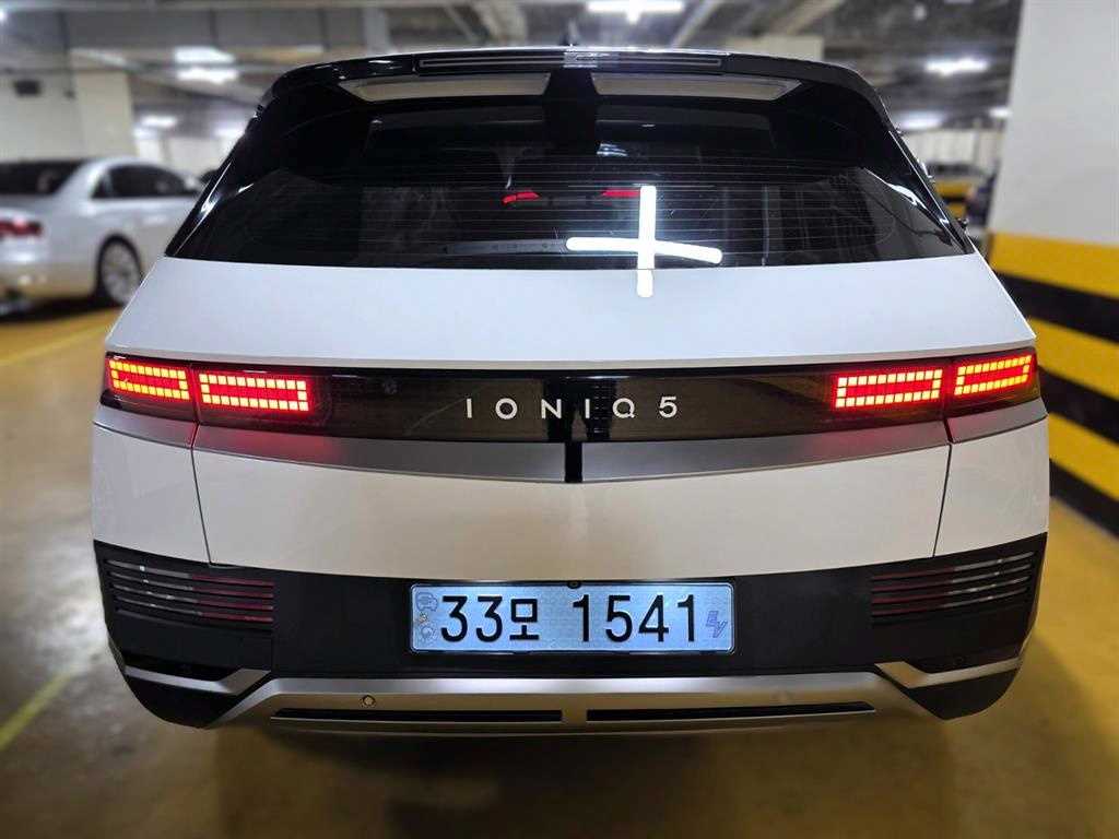 HYUNDAI Ioniq 5 - Vista 4