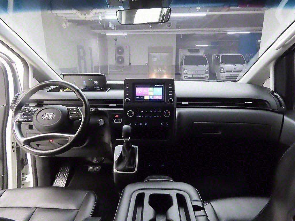 HYUNDAI Staria - Vista 9