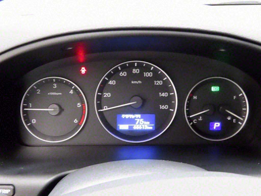 HYUNDAI Starex - Vista 6