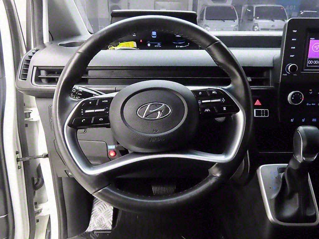 HYUNDAI Staria - Vista 8