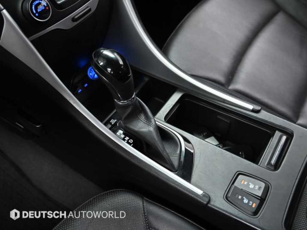 HYUNDAI Sonata - Vista 9